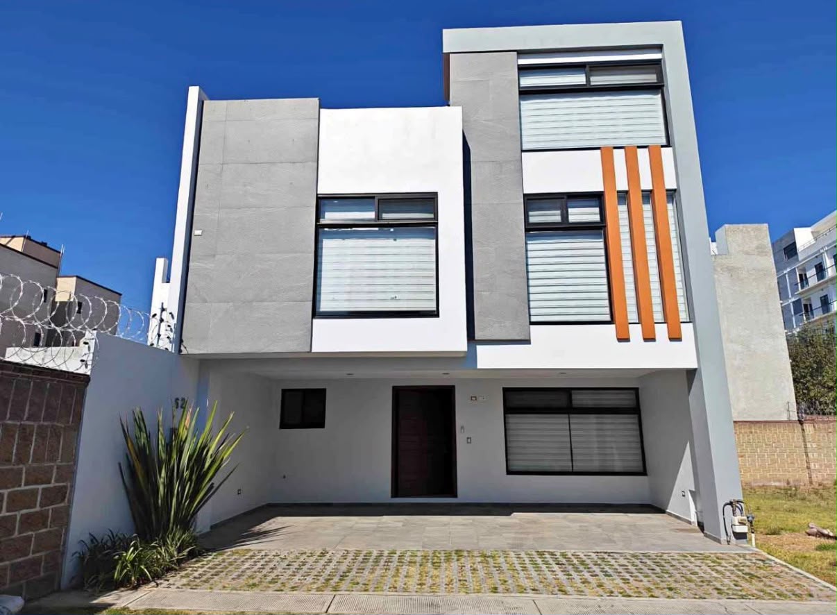 Casa en fraccionamiento zona UDLAP